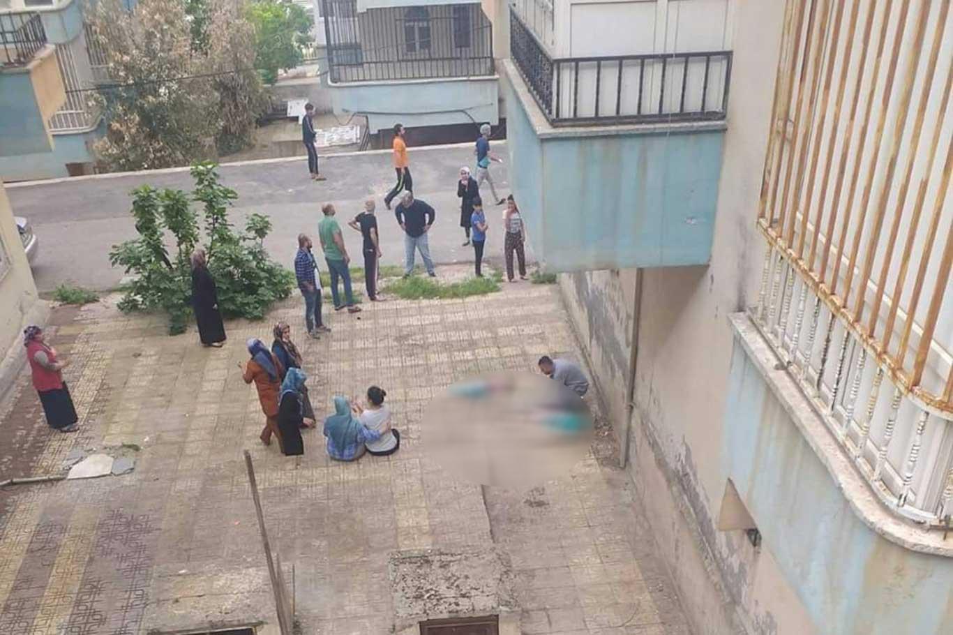 Şanlıurfa'da balkondan düşen ikiz kardeşlerden biri öldü, diğeri ağır yaralandı Şanlıurfa'da balkondan düşen ikiz kardeşlerden biri öldü, diğeri ağır yaralandı